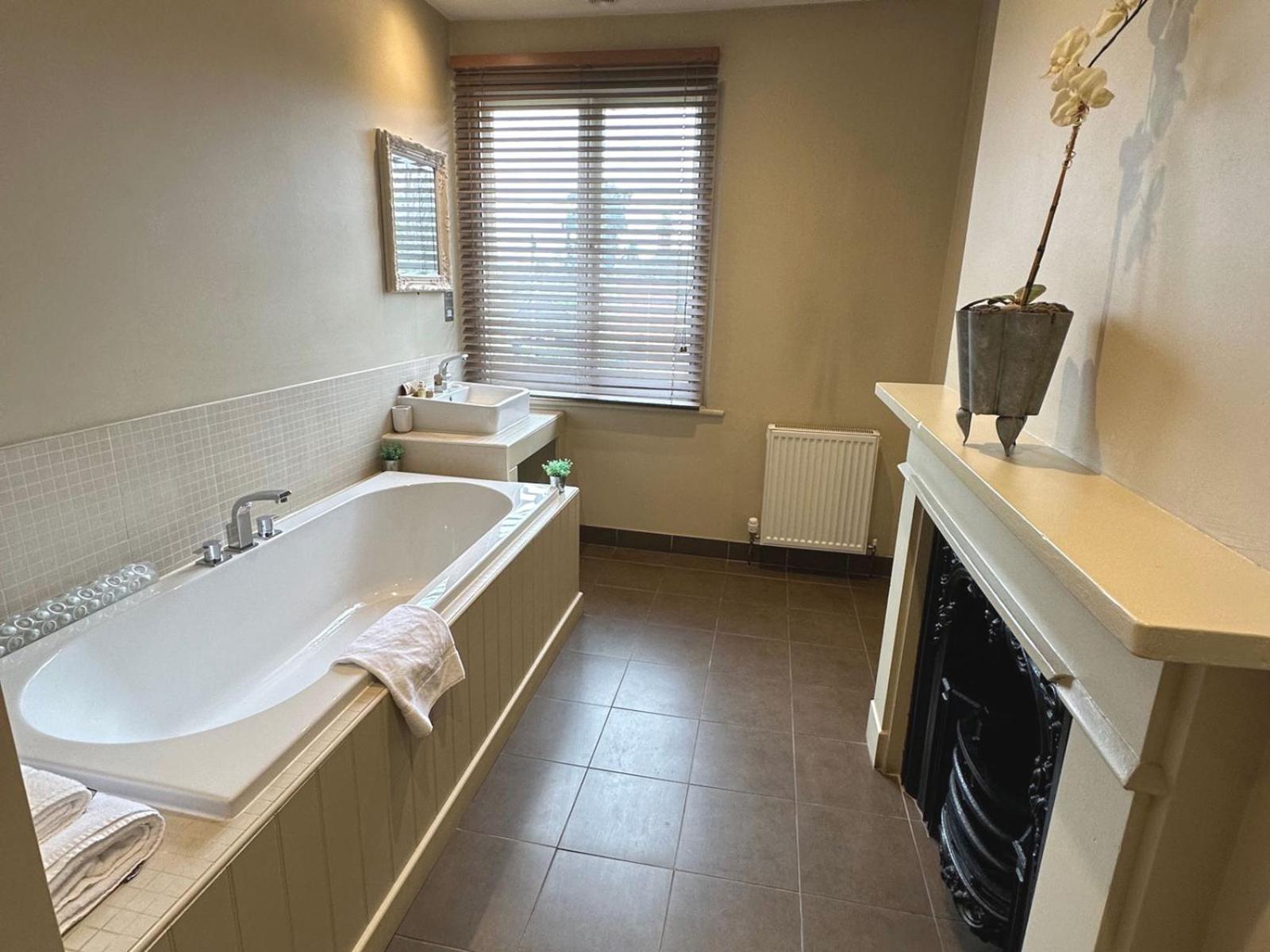 Mulberry Tree Hotel Attleborough Room photo