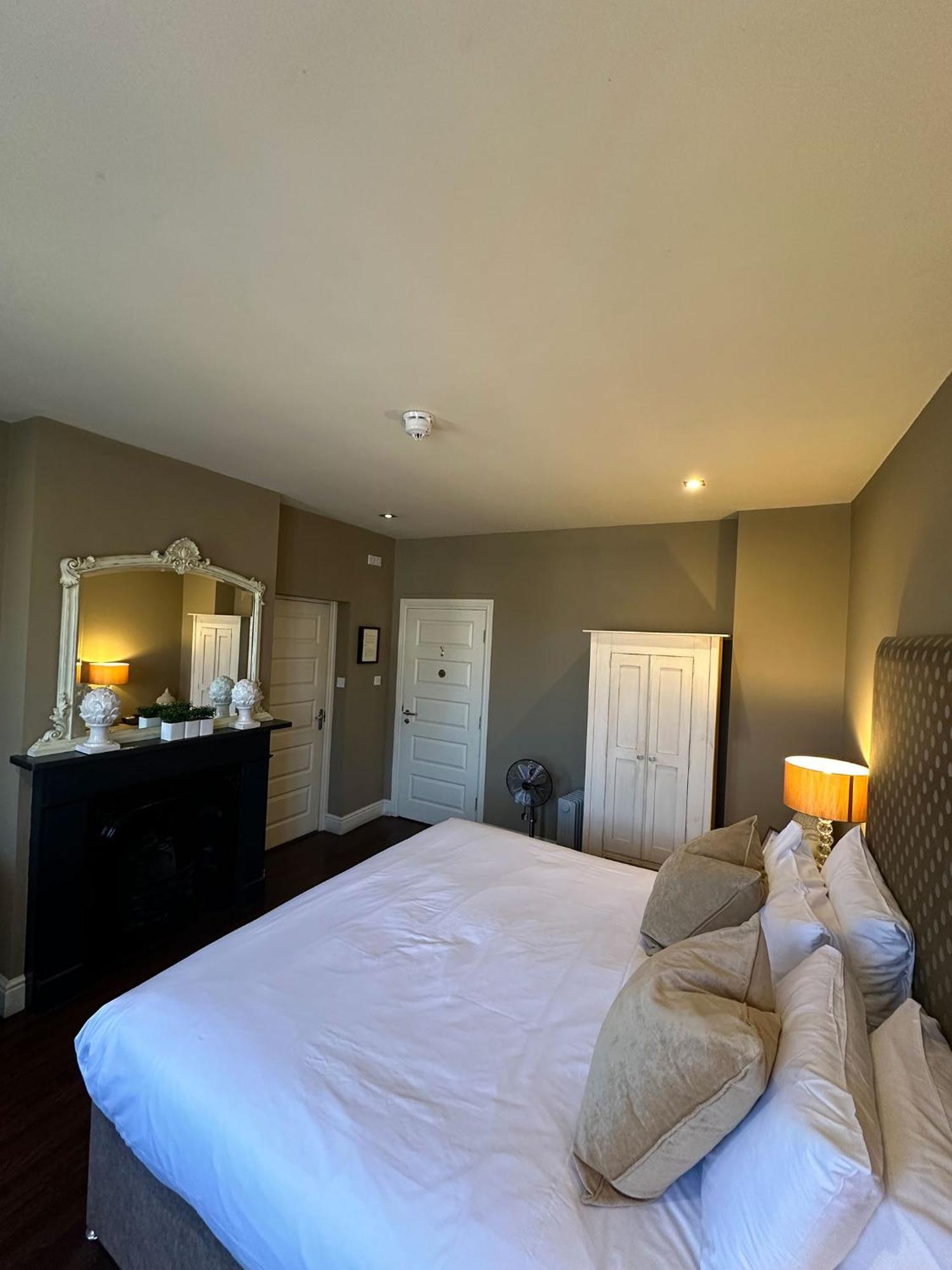 Mulberry Tree Hotel Attleborough Room photo