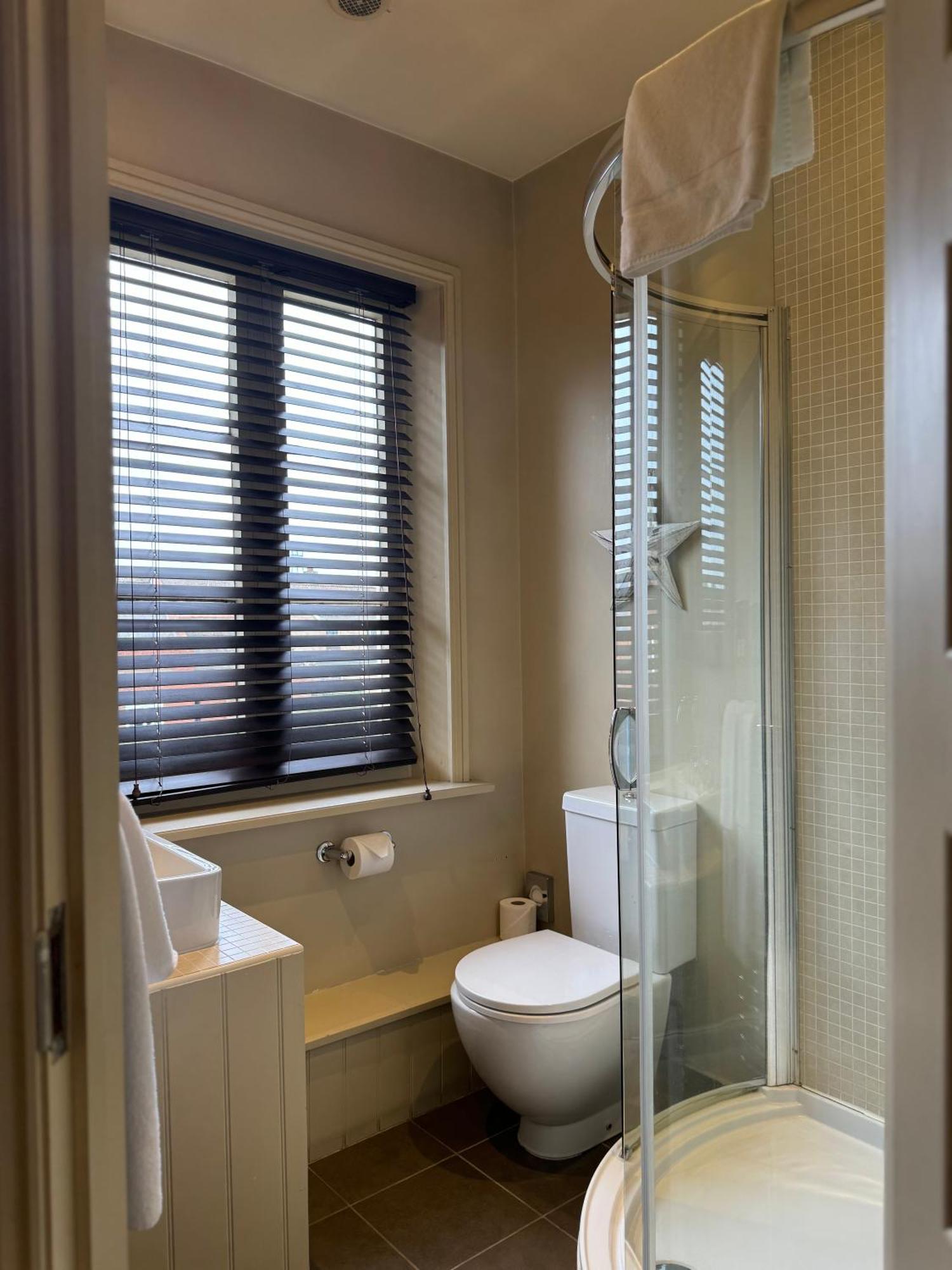 Mulberry Tree Hotel Attleborough Room photo